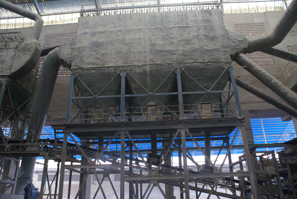 化肥廠布袋除塵器調(diào)試運轉(zhuǎn)正常 粉塵排放20mg達標 化肥廠布袋除塵器調(diào)試運轉(zhuǎn)正常 粉塵排放20mg達標